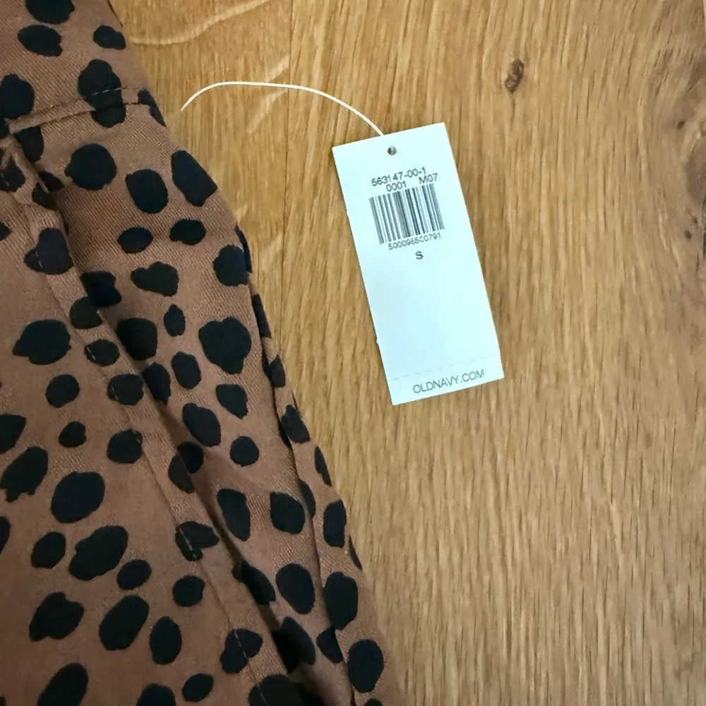 π Old Navy Brown and Black Leopard Print Women's Shorts - Picture 3 of 3